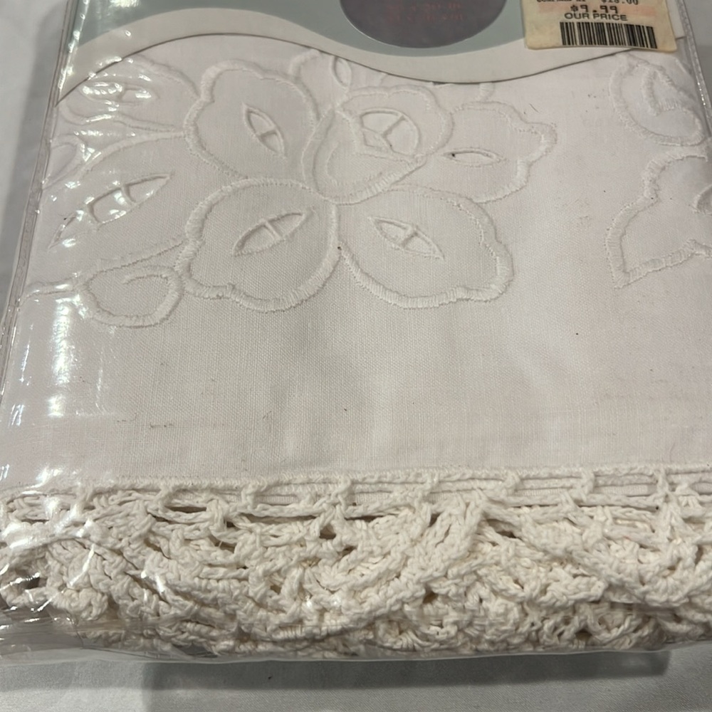Hand Made Lace Vintage 90's Salzburg Pillow Case 1 Pair Standard - Picture 4 of 4